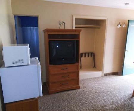 Relax Inn Франклин Номер фото